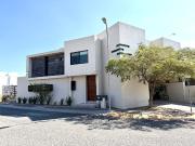 CASA DE AUTOR EN VENTA EN JURIQUILLA QUERETARO