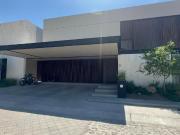 Casa de autor en Venta en Lomas del Campanario Norte...