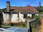 Casa de campo com água e luz, para reconstruir Casa de campo com água e luz, para reconstruir