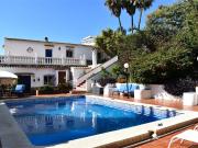 Casa de campo con piscina, cerca de la ciudad! 161m²...