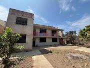 Casa De Campo De 2 Pisos En Amplio Terreno En Sector...