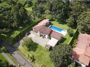 Casa de campo de alto standing de 3 dormitorios en venta...