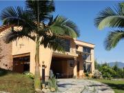 Casa de campo de alto standing de 3 dormitorios en venta...