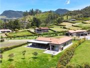 Casa de campo de alto standing de 3 dormitorios en venta...