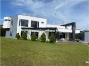 Casa de campo de alto standing de 3 dormitorios en venta...