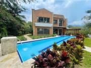 Casa de campo de alto standing de 3 dormitorios en venta...