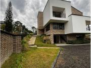 Casa de campo de alto standing de 3 dormitorios en venta...