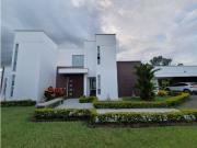 Casa de campo de alto standing de 3 dormitorios en venta...