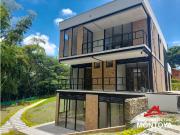 Casa de campo de alto standing de 3 dormitorios en venta...