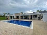 Casa de campo de alto standing de 3 dormitorios en venta...