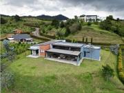 Casa de campo de alto standing de 3 dormitorios en venta...