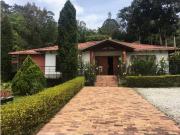 Casa de campo de alto standing de 3 dormitorios en venta...