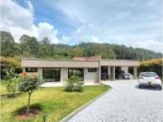 Casa de campo de alto standing de 3 dormitorios en venta...