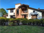 Casa de campo de alto standing de 3 dormitorios en venta...