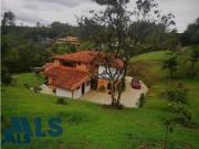 Casa de campo de alto standing de 3 dormitorios en venta...