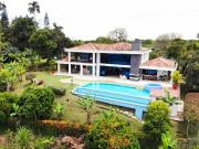 Casa de campo de alto standing de 40000 m2 en venta...