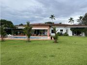 Casa de campo de alto standing de 4 dormitorios en venta...