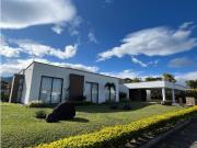 Casa de campo de alto standing de 4 dormitorios en venta...