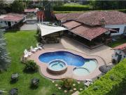 Casa de campo de alto standing de 4 dormitorios en venta...