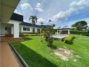 Casa de campo de alto standing de 4 dormitorios en venta...