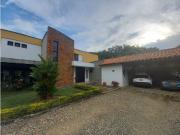 Casa de campo de alto standing de 4 dormitorios en venta...