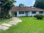 Casa de campo de alto standing de 4 dormitorios en venta...