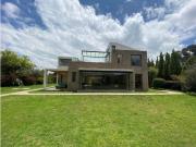 Casa de campo de alto standing de 4 dormitorios en venta...