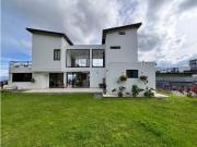 Casa de campo de alto standing de 4 dormitorios en venta...