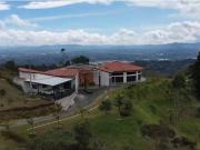 Casa de campo de alto standing de 4 dormitorios en venta...