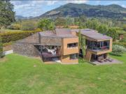Casa de campo de alto standing de 4 dormitorios en venta...