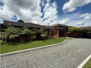 Casa de campo de alto standing de 4 dormitorios en venta...