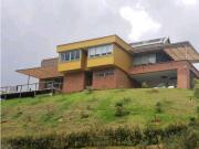 Casa de campo de alto standing de 4 dormitorios en venta...