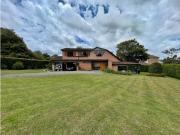 Casa de campo de alto standing de 4 dormitorios en venta...