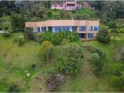 Casa de campo de alto standing de 3 dormitorios en venta...