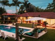 Casa de campo de alto standing de 4 dormitorios en venta...