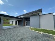 Casa de campo de alto standing de 4 dormitorios en venta...