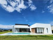 Casa de campo de alto standing de 4 dormitorios en venta...