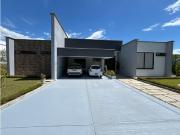 Casa de campo de alto standing de 4 dormitorios en venta...