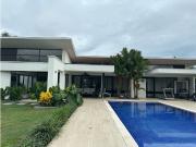 Casa de campo de alto standing de 4 dormitorios en venta...