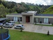 Casa de campo de alto standing de 4 dormitorios en venta...