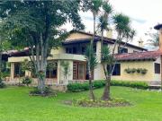Casa de campo de alto standing de 4 dormitorios en venta...