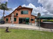 Casa de campo de alto standing de 4 dormitorios en venta...