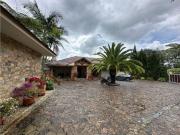 Casa de campo de alto standing de 4 dormitorios en venta...