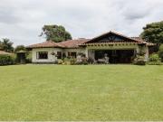 Casa de campo de alto standing de 4 dormitorios en venta...