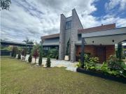 Casa de campo de alto standing de 4 dormitorios en venta...