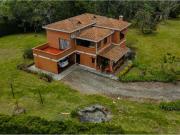 Casa de campo de alto standing de 4 dormitorios en venta...