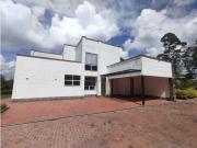 Casa de campo de alto standing de 5 dormitorios en...