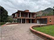 Casa de campo de alto standing de 5 dormitorios en...