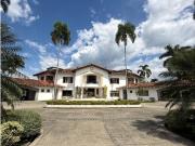 Casa de campo de alto standing de 5 dormitorios en...