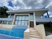 Casa de campo de alto standing de 5 dormitorios en venta...